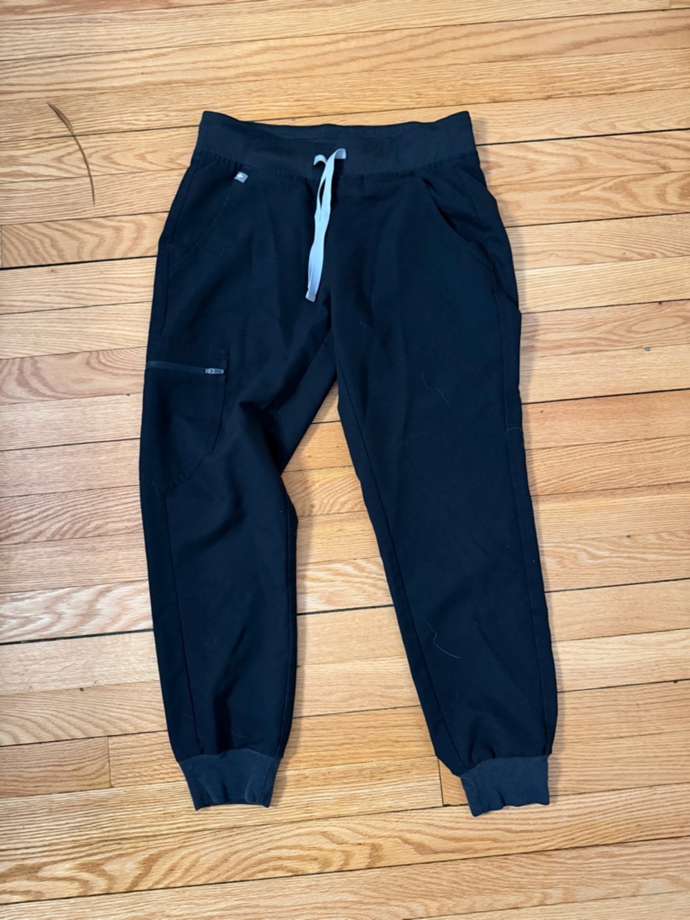 Figs Zamora Black Jogger Scrubs Petite